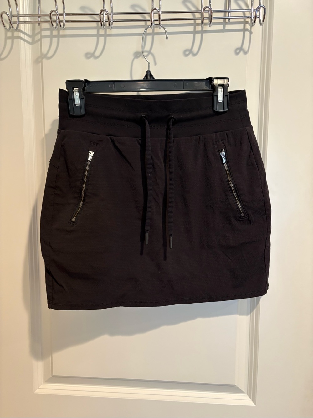 Athleta Black Drawstring Mini Skirt /Skort with Zip Pockets